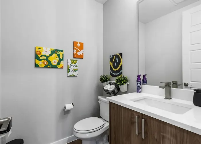 The Coral 2bd Townhouse 7st Walkable *