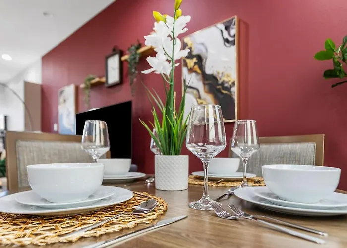 The Coral 2bd Townhouse 7st Walkable *