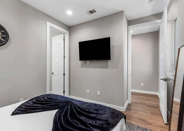 The Coral 2bd Townhouse 7st Walkable * Fort Worth