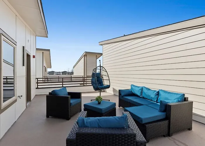 The Coral 2bd Townhouse 7st Walkable *